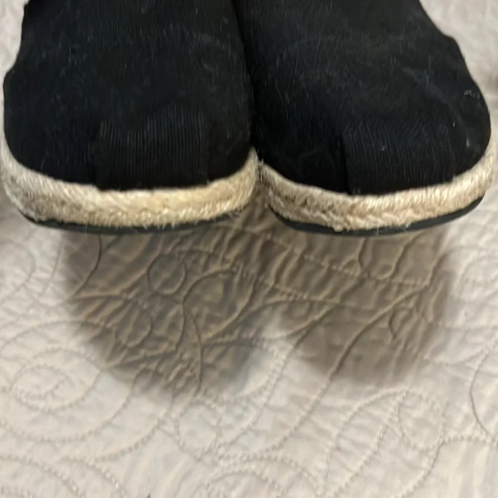 BOBS FROM SKETCHERS Hi Jinx Memory Foam Arch Pillow Slip On Platform Shoes 7.5